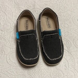 Walk Hero Size 7M Dark Gray Textured Slip-On Sneakers